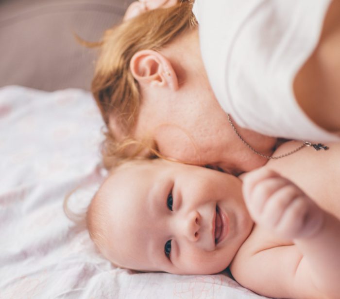 טיפוח תינוקת גם תינוקות צריכים שגרת טיפוח לתינוק