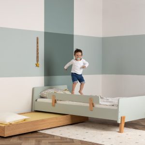מיטת ילדים, בעיצוב נקי ומודרני, מעקה בטיחות ארוך במיוחד,סגל בייבי